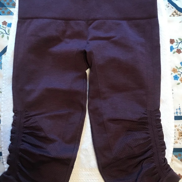 Lululemon Capri Leggings - Picture 8 of 8